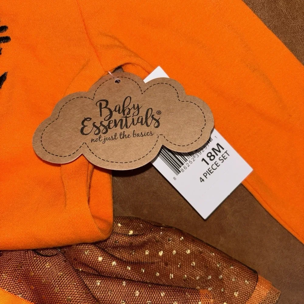 NWT Baby Essentials Halloween Pumpkin 4 Piece Dress Me Up Set Size: 18 Mon